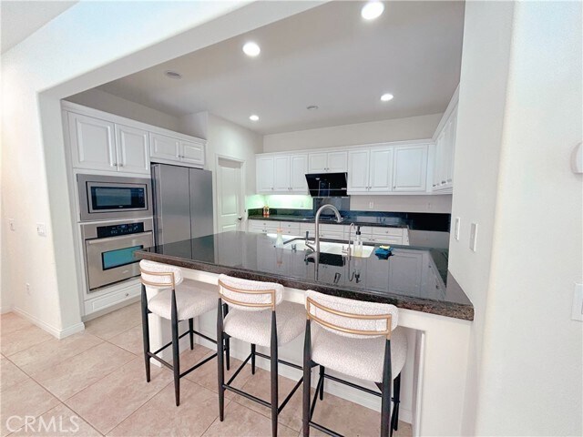 Building Photo - 15823 Elfin Forest Ave