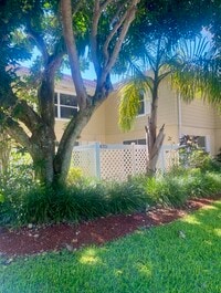 Building Photo - 4701 Roxbury Ct