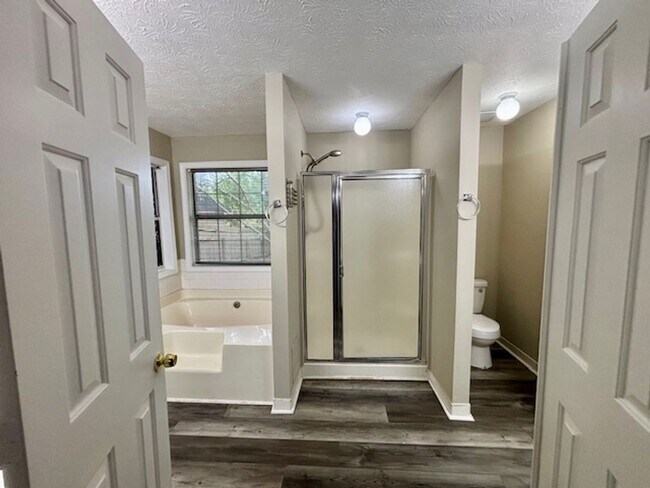 Building Photo - 3484 Shady Woods Cir