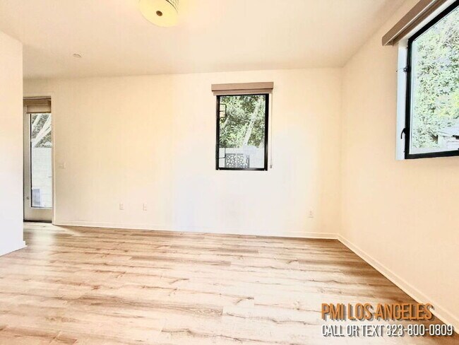 Building Photo - 10706 Octave Ln