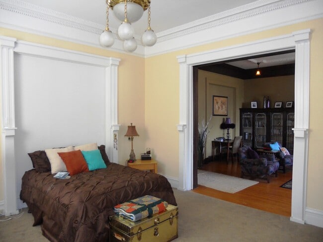 Bedroom - 627 Ripley St