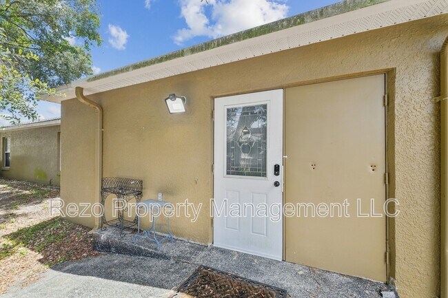 Primary Photo - 465 Rio Grande Ln
