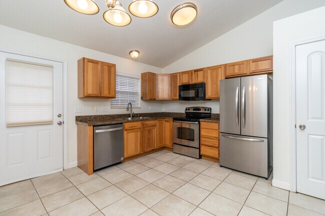 Building Photo - 624 Drakewood Rd