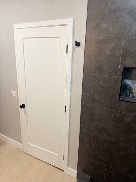 Building Photo - 2270 Prince Albert Dr