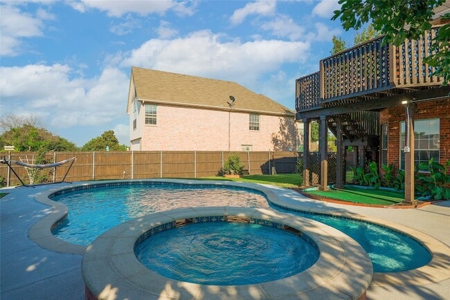 Building Photo - 5205 Panama Dr