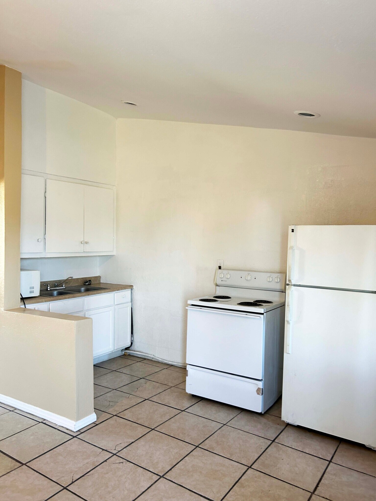 Building Photo - 1118 Laurel Ave