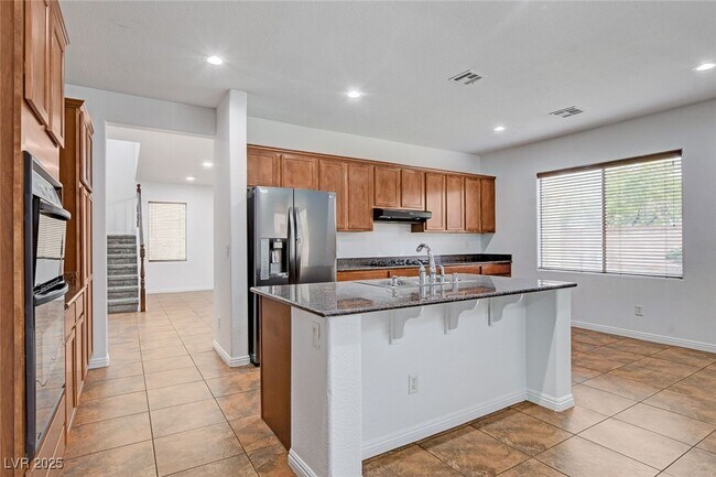 Building Photo - 8125 Chestnut Hollow Ave