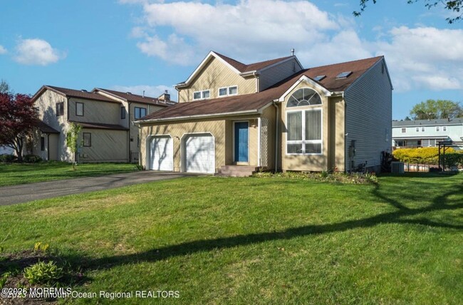 Building Photo - 659 McCormick Dr