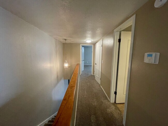 Building Photo - 3 Bed Duplex OKC