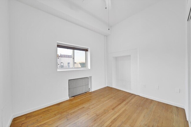 Building Photo - 316 Hudson St
