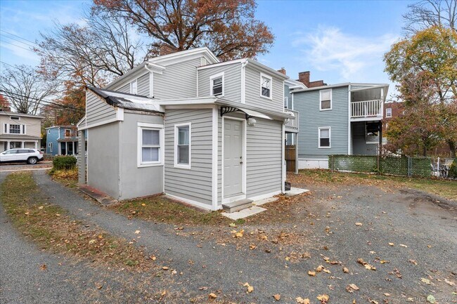 Building Photo - 183 Bradley St