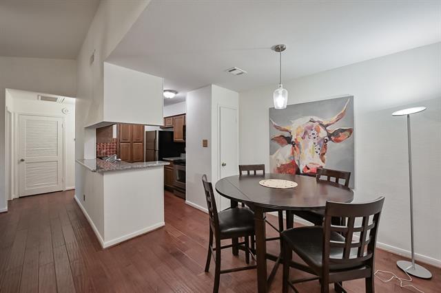 Building Photo - 2101 Friendly Dr