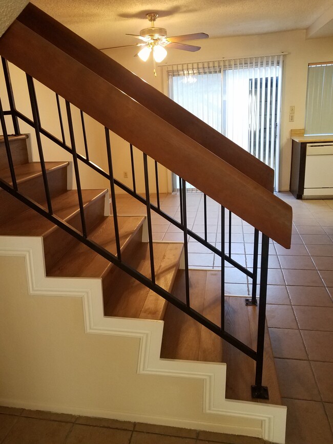 Building Photo - 1097 S Santo Antonio Dr