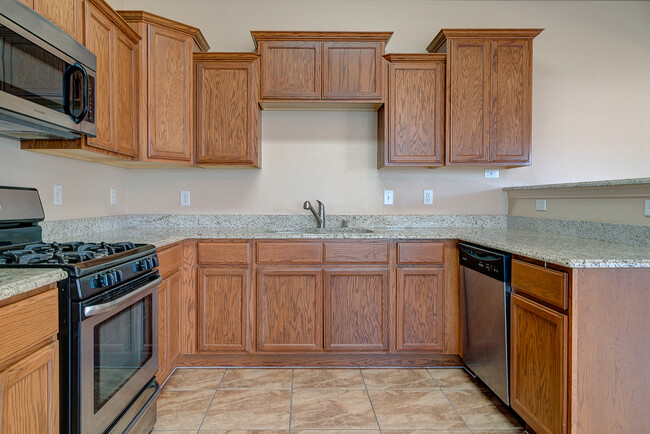 Building Photo - Eastside 3 Bedroom 2.5 Bath