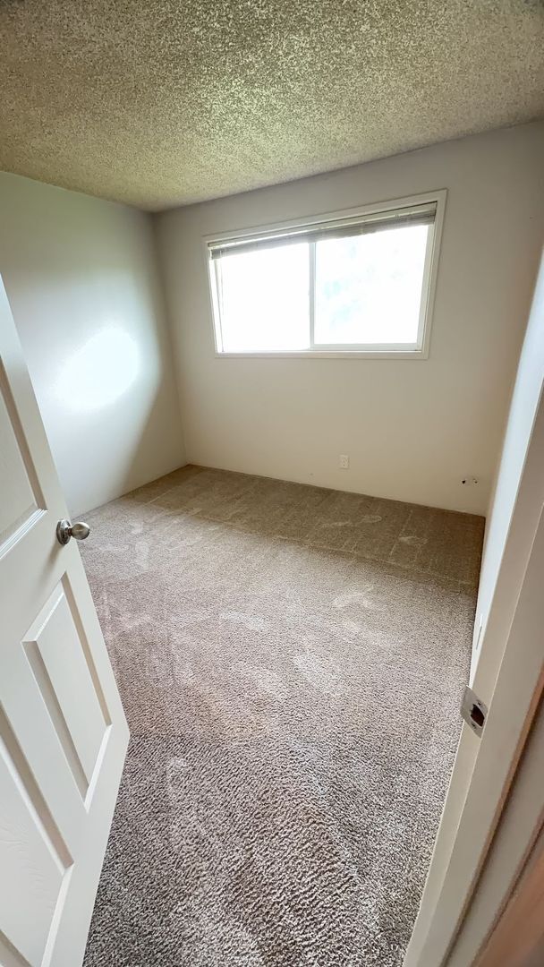 Building Photo - 219S40th - FH