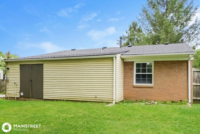 Building Photo - 122 OAKCREST CT, LOUISVILLE, KY 40229