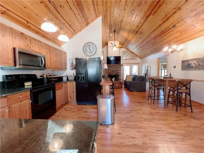 Building Photo - 532 Highland Trail
