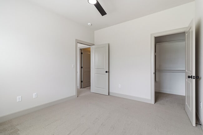 Building Photo - 1041 Whistler St