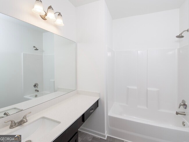 Building Photo - 5420 Maple Grv Ln