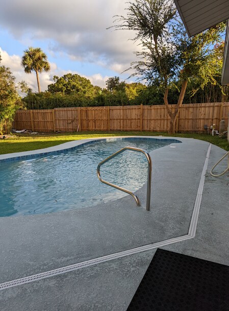 Building Photo - 1357 Dexter Dr E