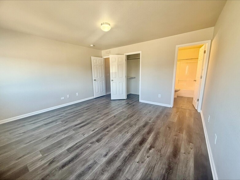 Building Photo - 3721 Miranda Ave