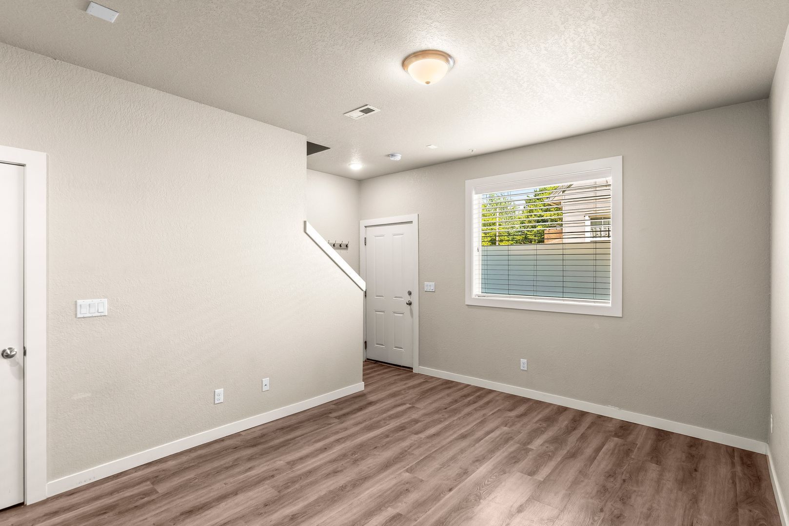 Building Photo - 7625 SE Milwaukie Ave