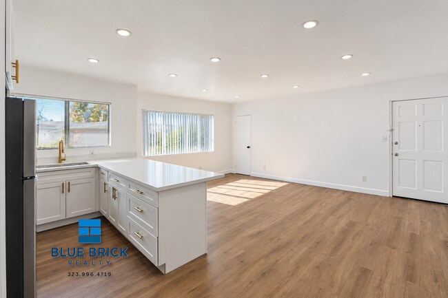 Building Photo - 11731 Kittridge St