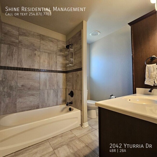 Building Photo - 2042 Yturria Dr