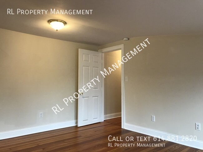 Building Photo - Renting for the 25-26 school year-Spacious...