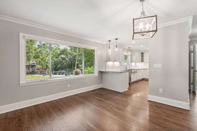 Building Photo - Charming 3BR House in Charlotte