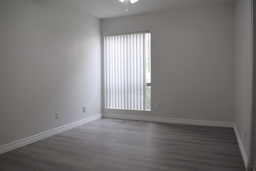 Building Photo - 16042 Waikiki Ln