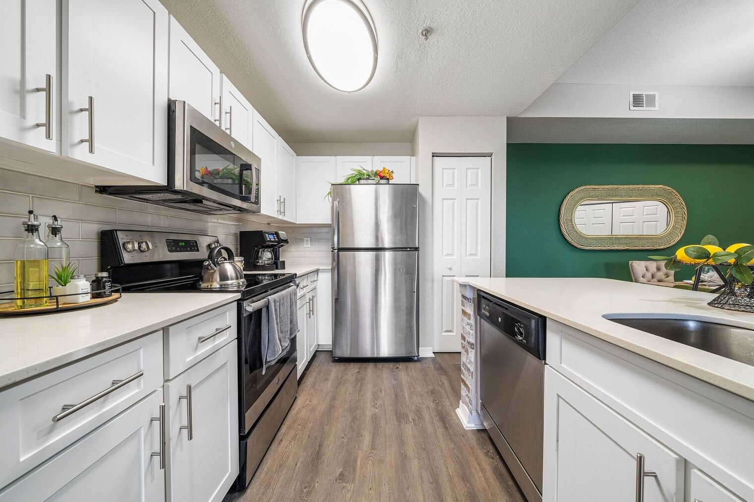 Building Photo - 10056 Montague St