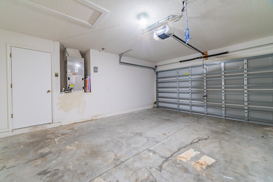 Building Photo - 5396 Berrien Ave
