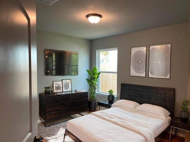 Building Photo - 7722 Merry Oaks Cv