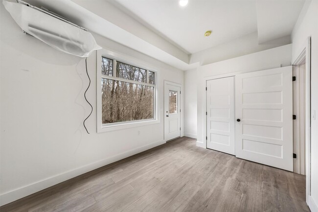 Building Photo - 1083 US-9