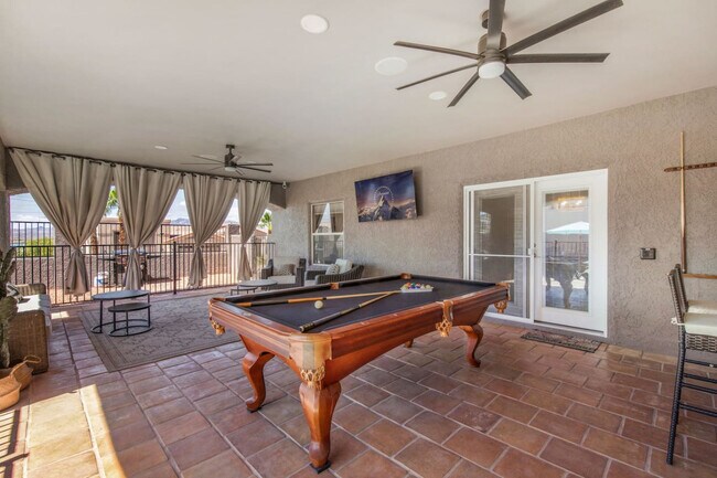 Building Photo - 1800 Burgundy Dr