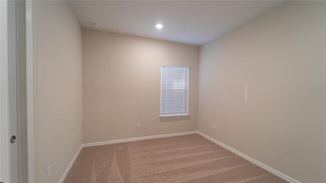 Building Photo - 16446 Lone Oak Cir