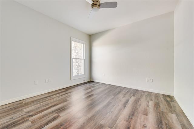 Building Photo - 3733 Oakwood Dr