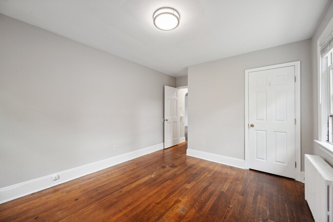 Building Photo - 4504 Guilford Rd
