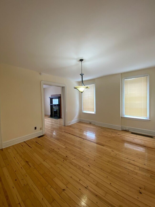 Building Photo - 2704 Arsenal St