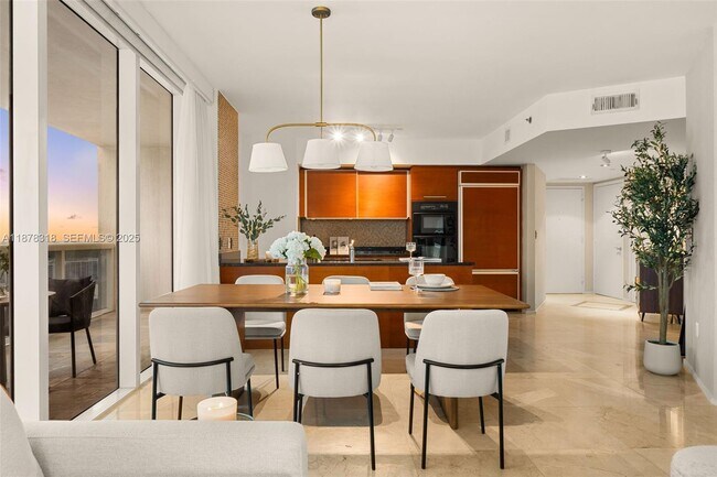 Building Photo - 1830 S Ocean Dr