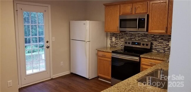 Building Photo - 5473 Harris Cove Dr