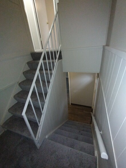Building Photo - 1085 Catskill Dr