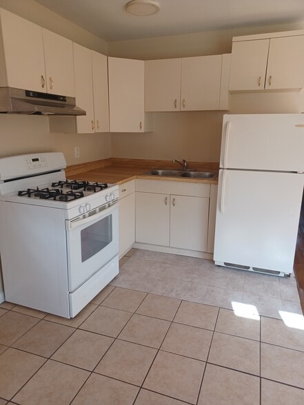 Building Photo - 2285 Stieber St