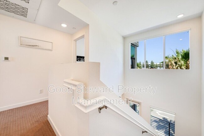 Building Photo - 9608 Nova Pl