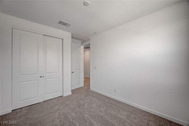 Building Photo - 2544 Vandra St