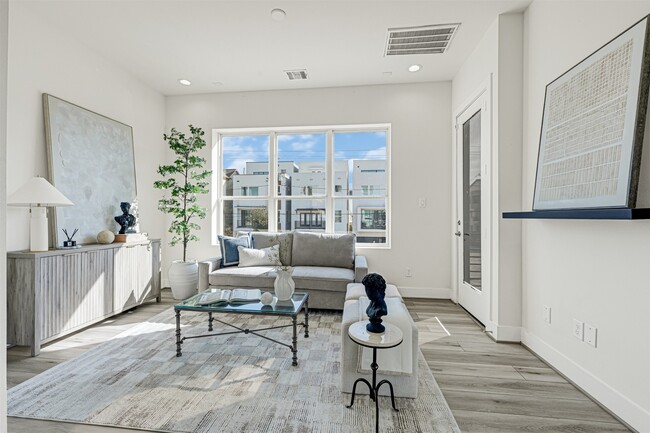 Building Photo - 3313 Baer St