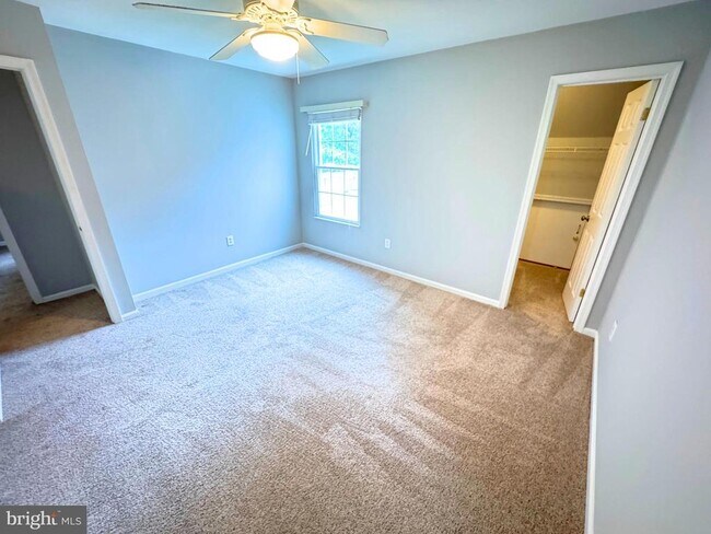 Building Photo - 3063 Schubert Dr
