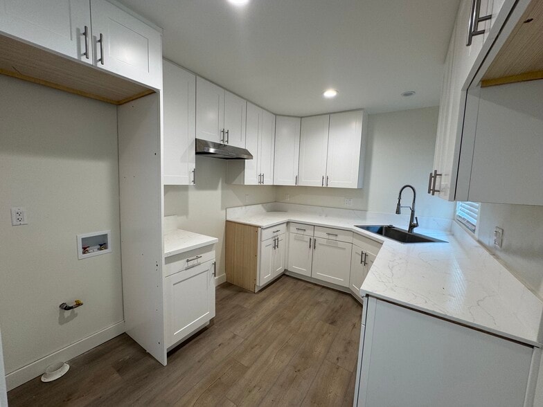 Kitchen - 1026 Ruberta Ave