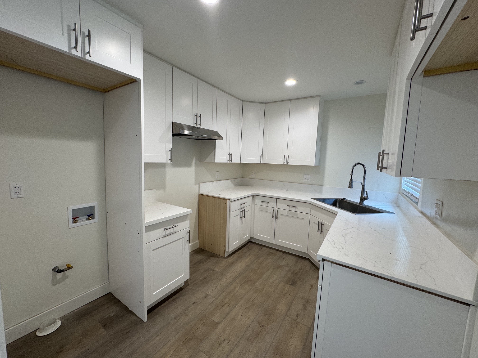 Kitchen - 1026 Ruberta Ave